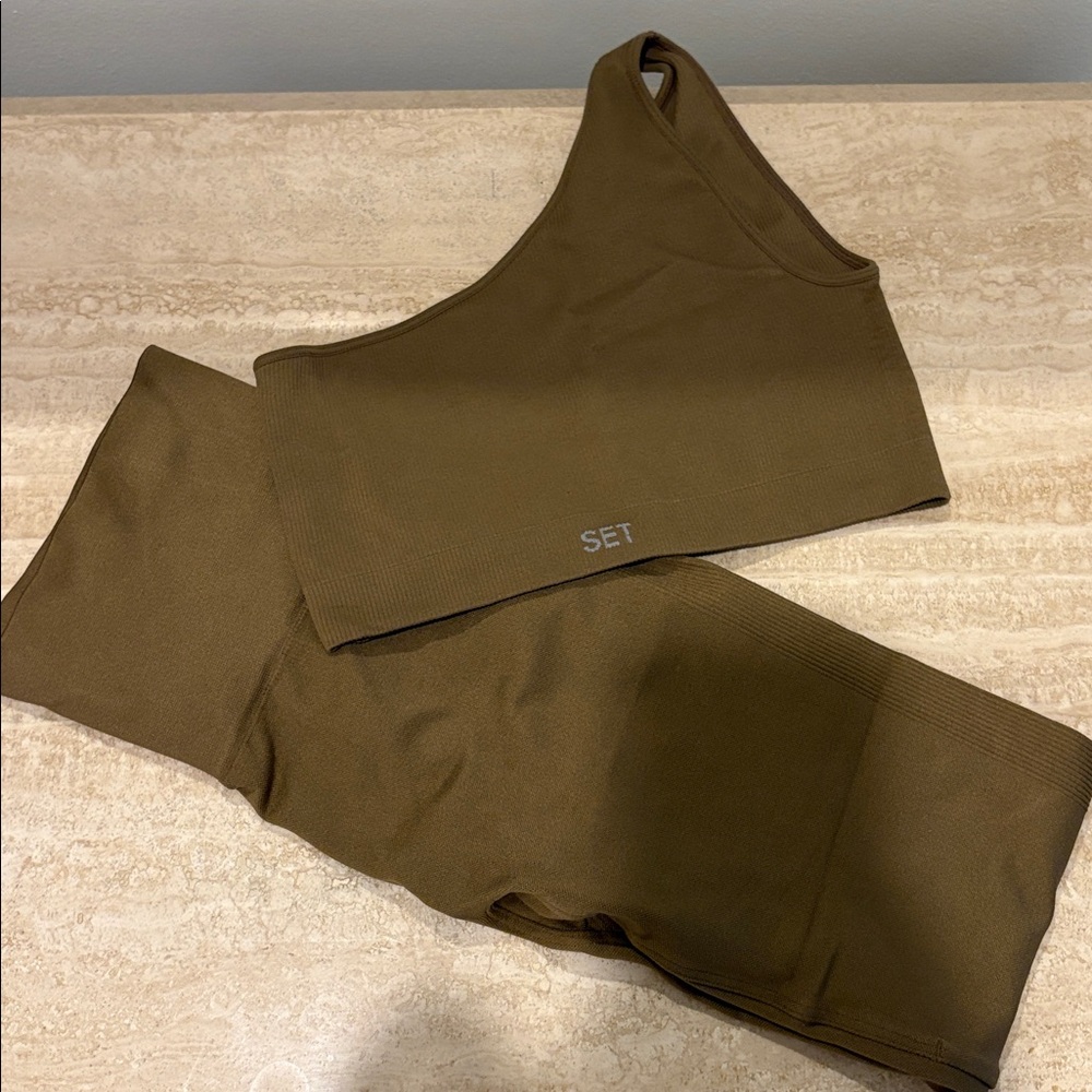 SET Active Olive Asymmetrical Top